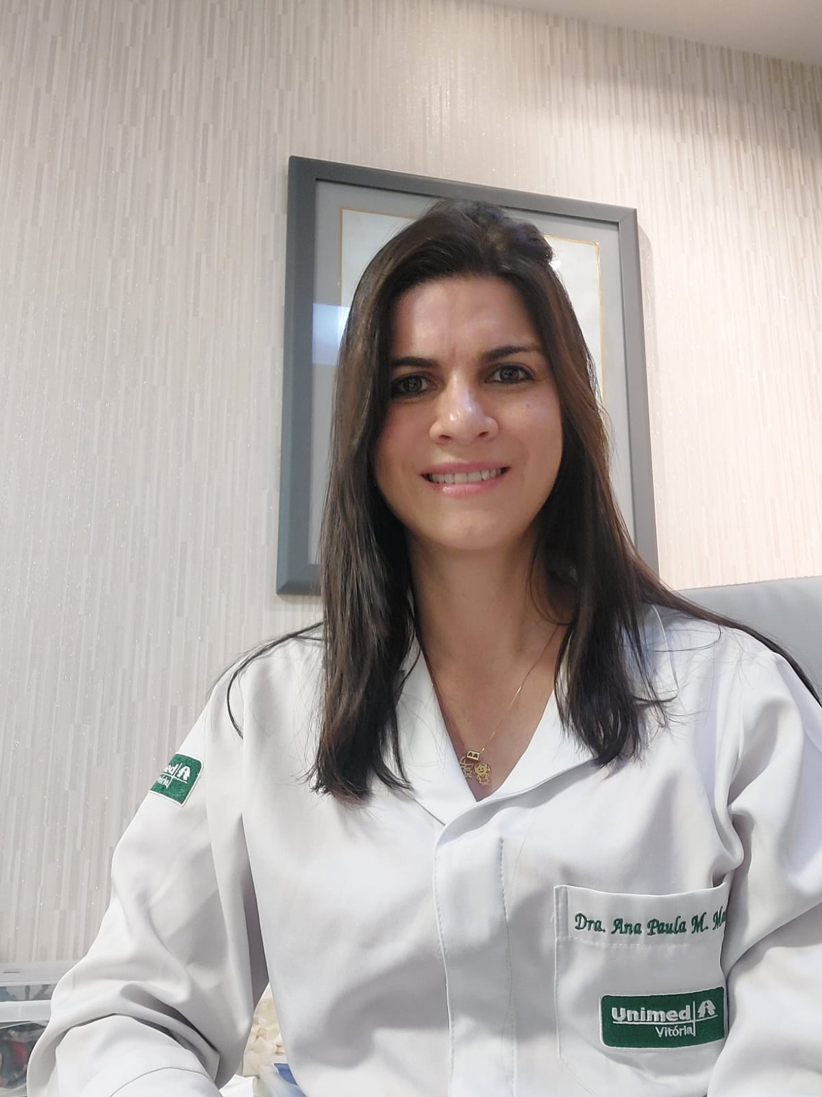 Dra. Ana Paula - Centro Médico Jardins - Proctologista em Vitória - ES